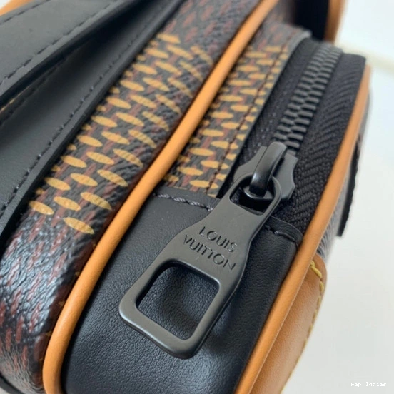 Cheap VUITTON NANO MESSENGER LOUIS AMAZONE 0718